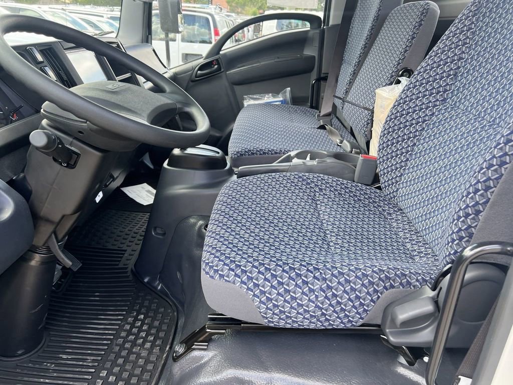 New 2025 Chevrolet Low Cab Forward image 5