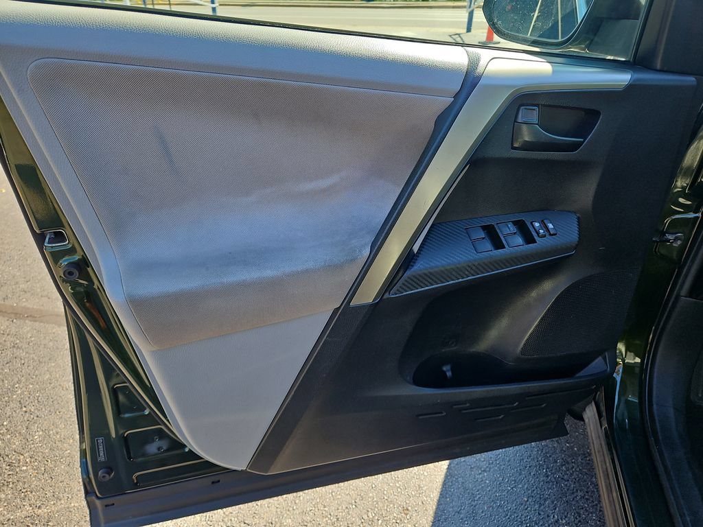 Used 2013 Toyota RAV4 XLE AWD/4WD image 20