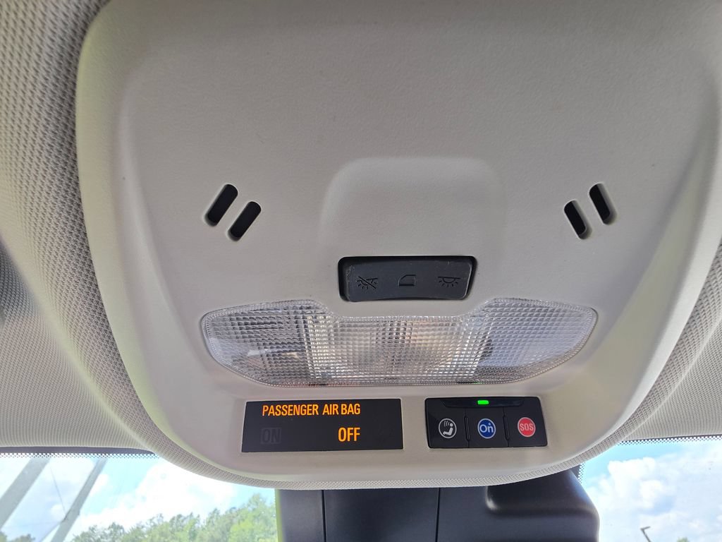 Used 2025 Chevrolet Trax LT FWD image 35