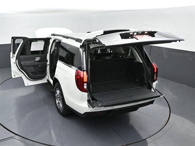 Certified 2026 Ford Expedition Active AWD/4WD image 48