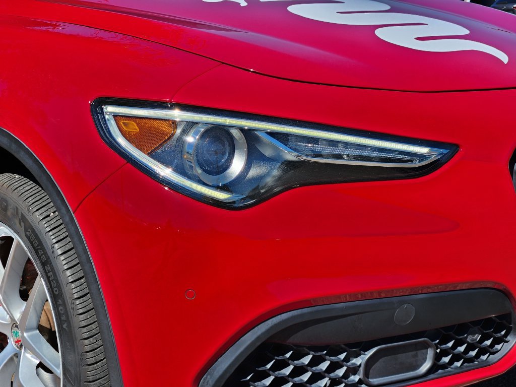 Used 2018 Alfa Romeo Stelvio Ti AWD/4WD image 28