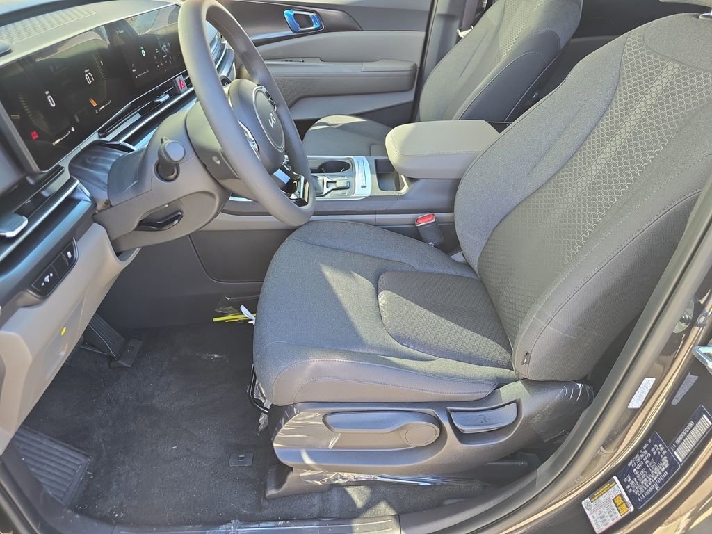 New 2026 Kia Carnival LX image 23