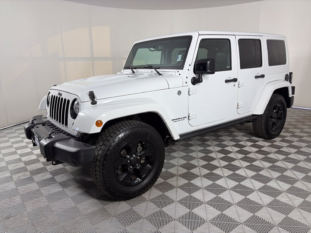 Used 2015 Jeep Wrangler Unlimited Sahara AWD/4WD image 3