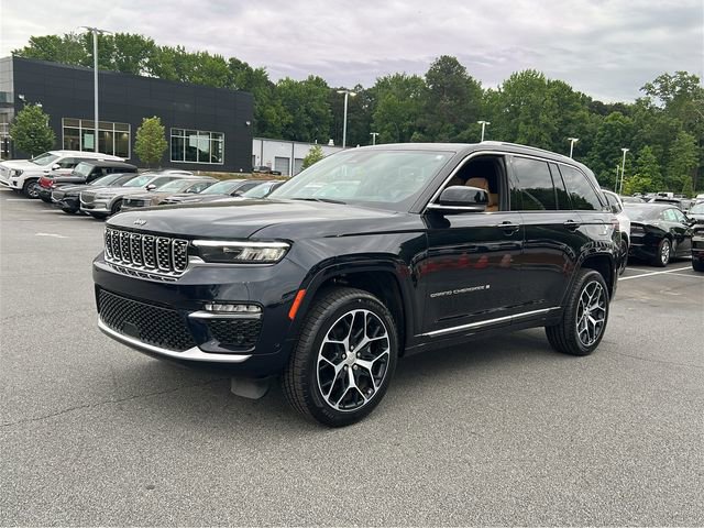 Used 2023 Jeep Grand Cherokee Summit AWD/4WD image 3