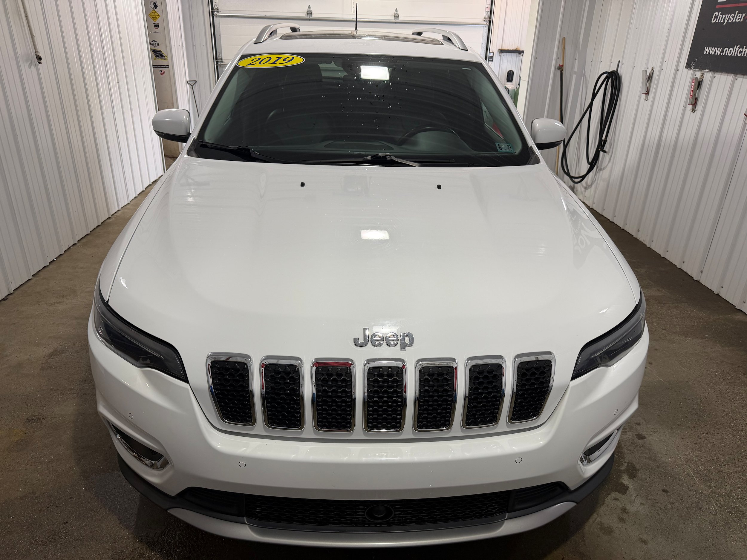 Certified 2019 Jeep Cherokee Limited w/ Technology Group AWD/4WD image 3