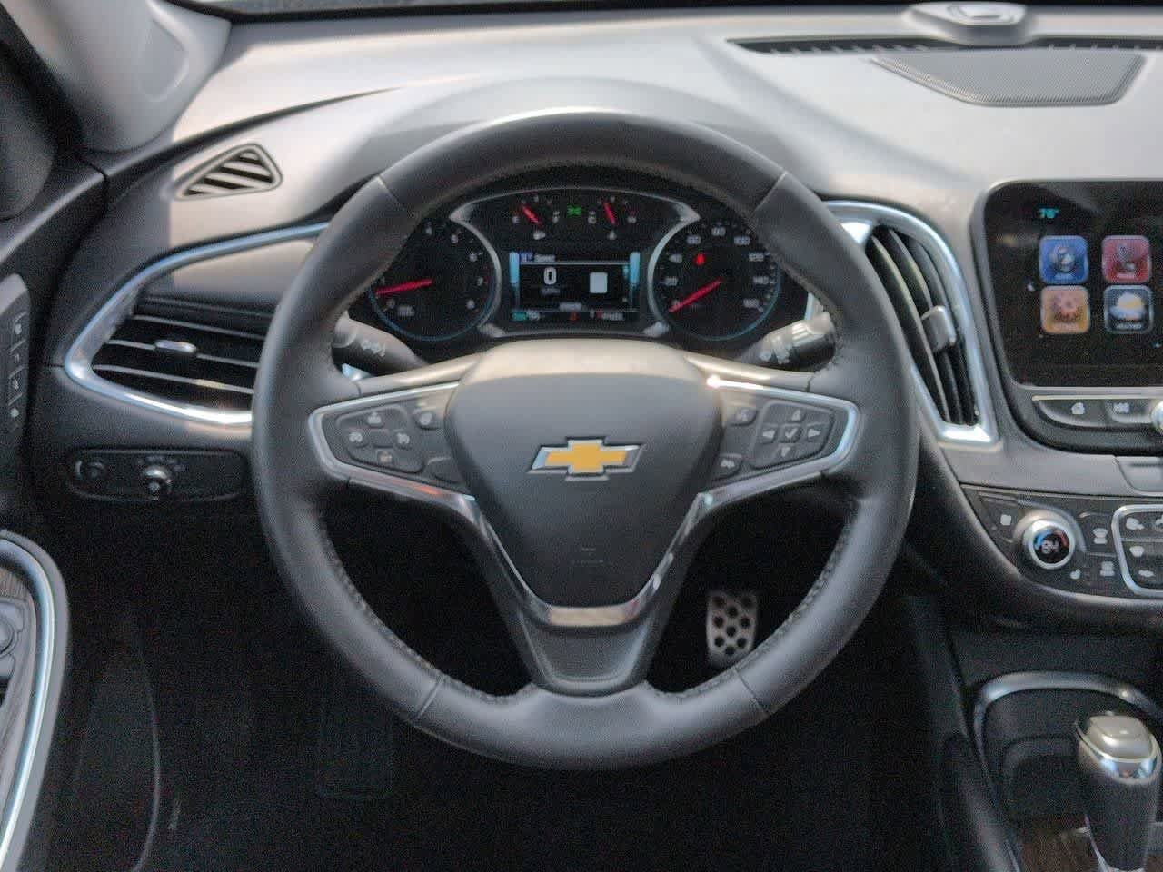Used 2017 Chevrolet Malibu Premier FWD image 22