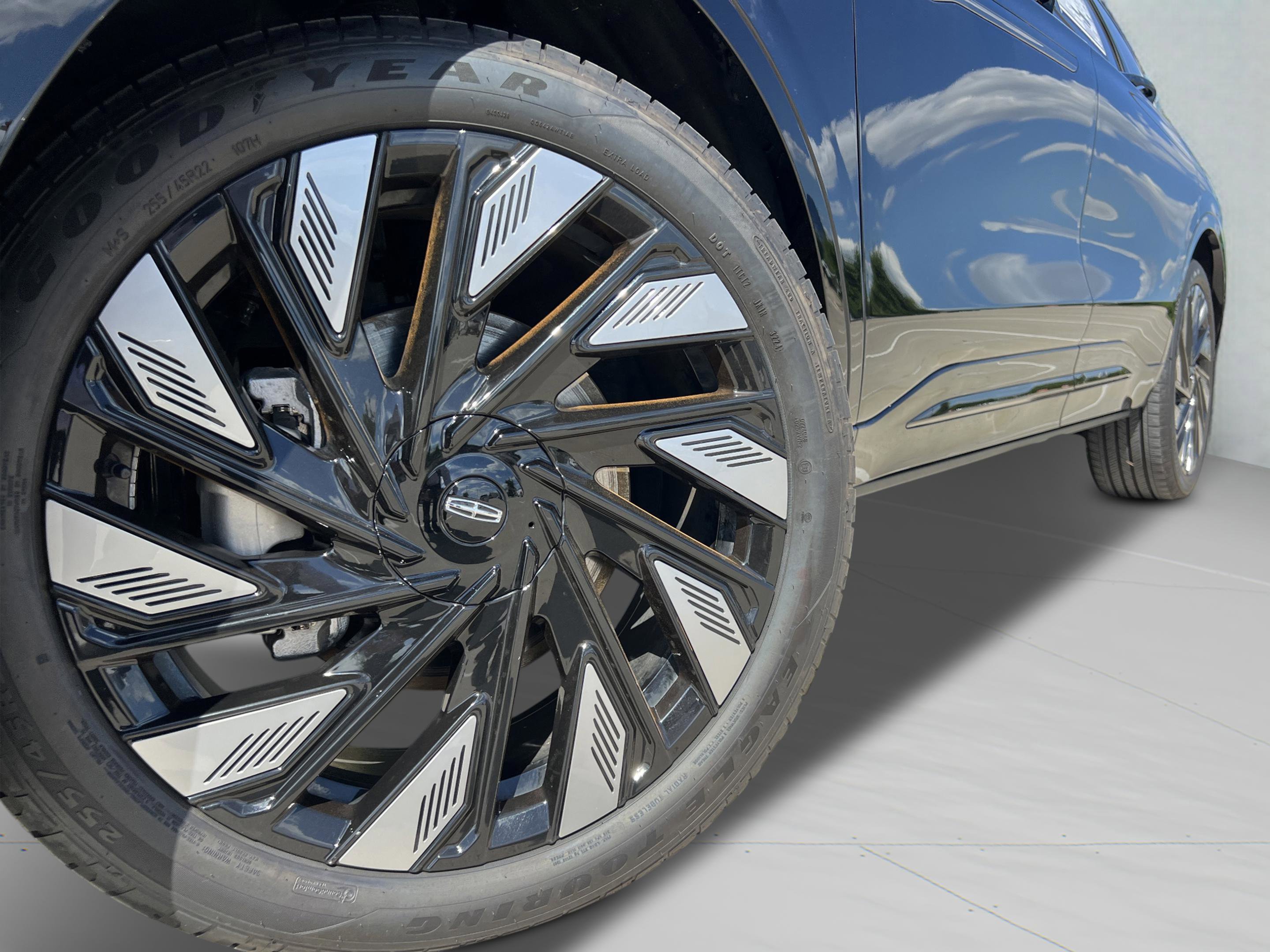 New 2025 Lincoln Nautilus Black Label w/ Jet Appearance Package image 30