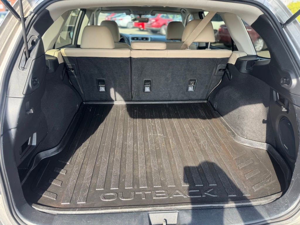 Used 2018 Subaru Outback 3.6R Limited image 19