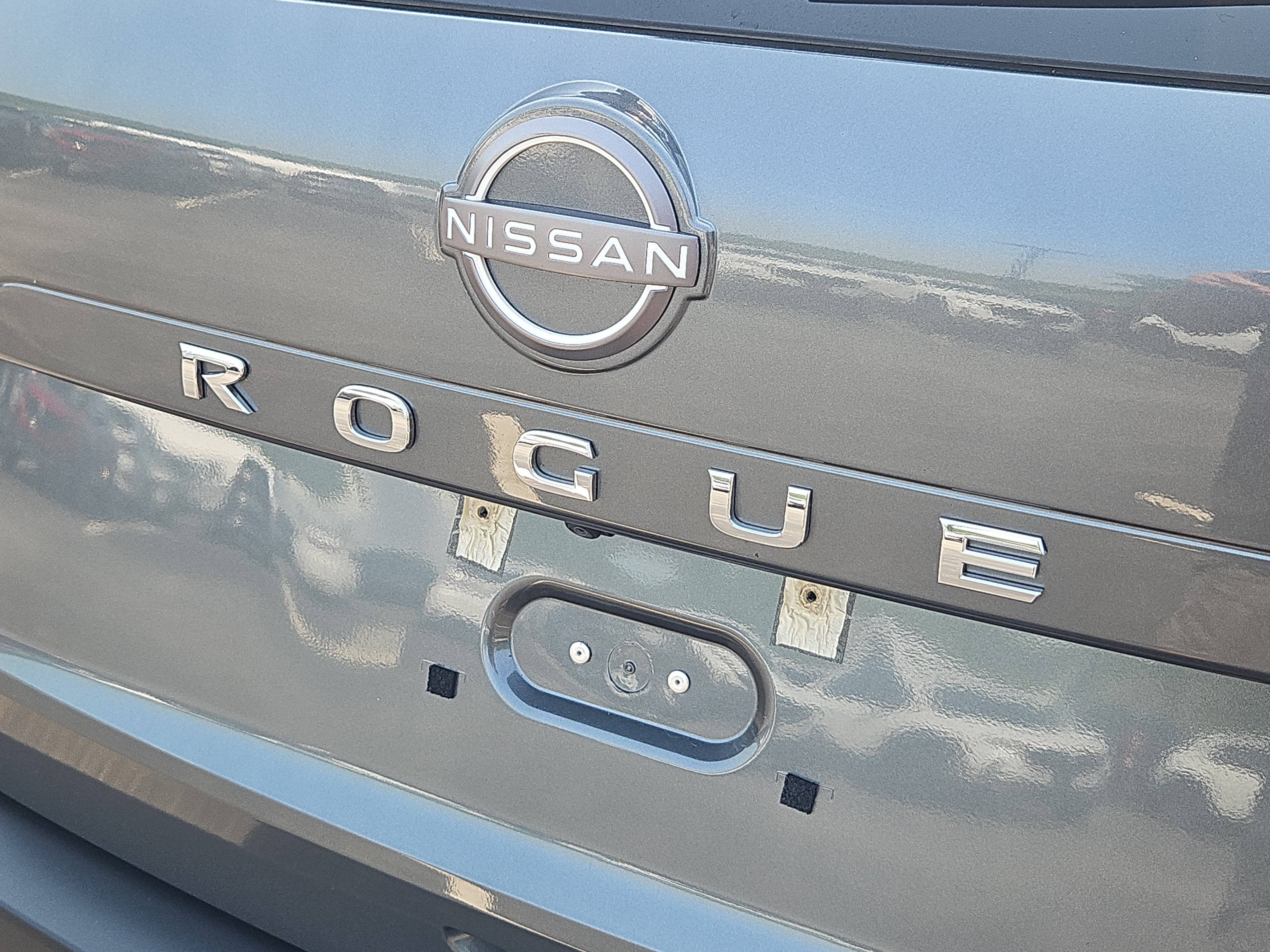 Used 2023 Nissan Rogue S AWD/4WD image 8