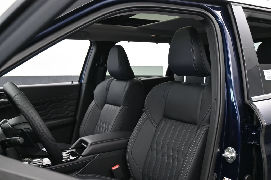 New 2026 Mitsubishi Outlander SEL FWD image 10