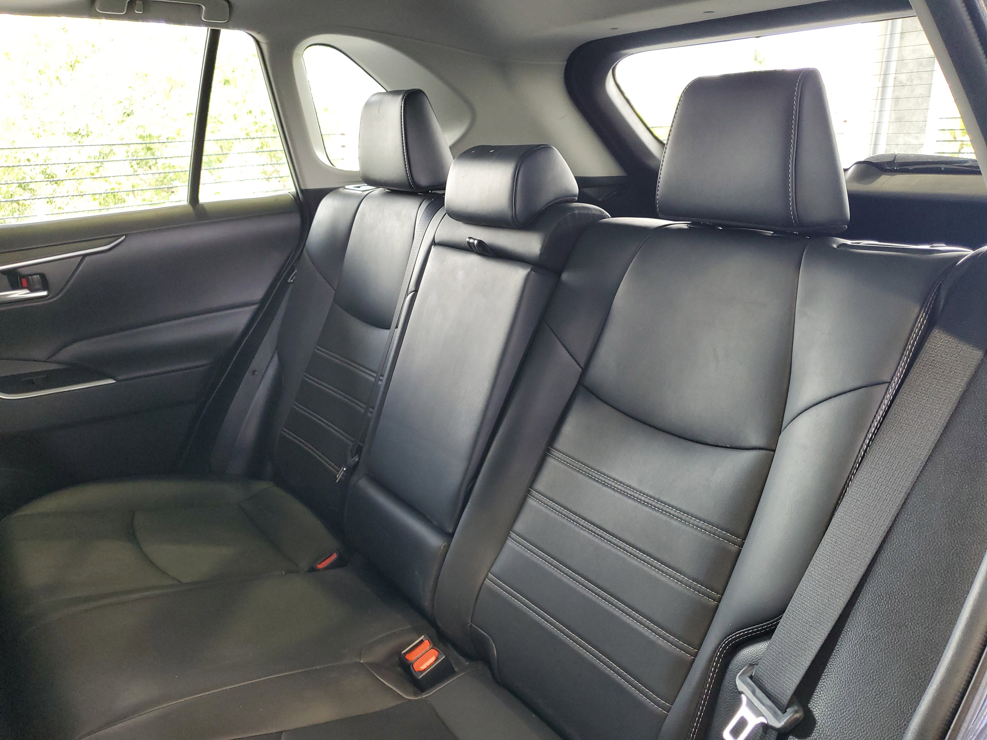 Used 2021 Toyota RAV4 XLE Premium FWD image 8