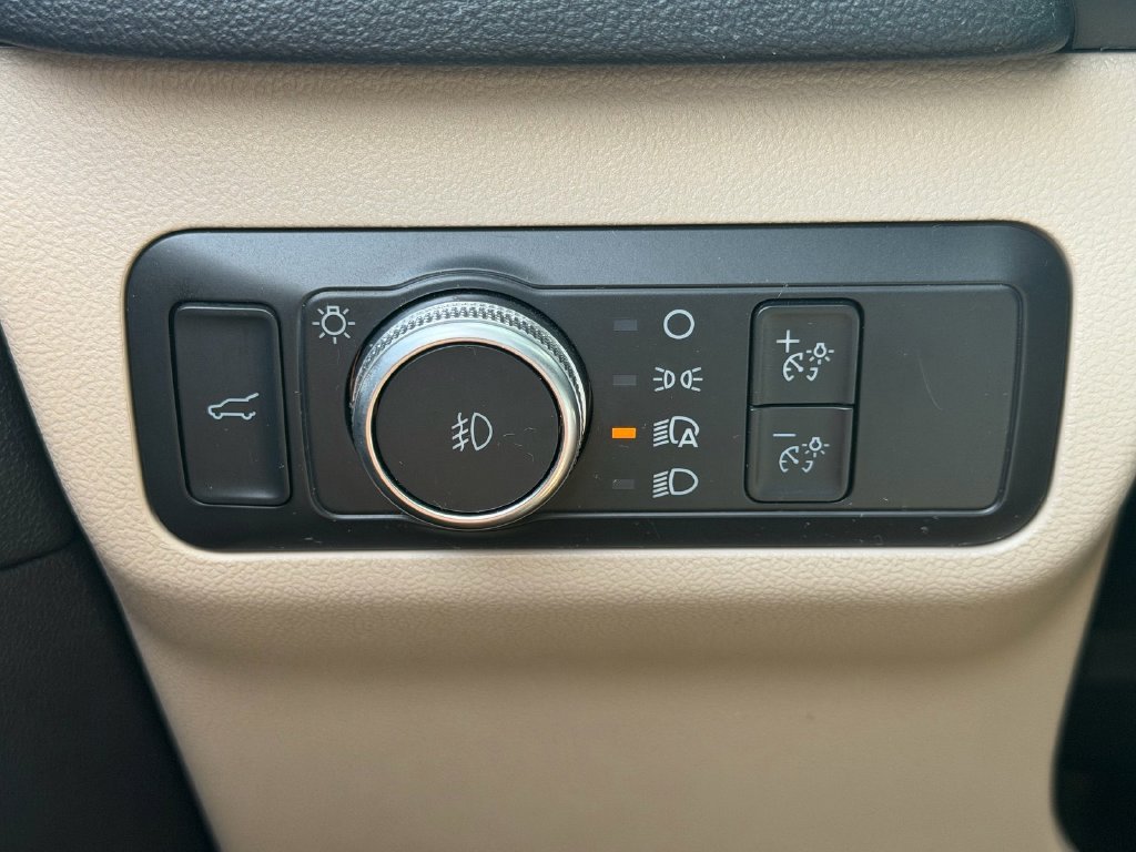 Used 2022 Ford Escape SEL FWD image 34
