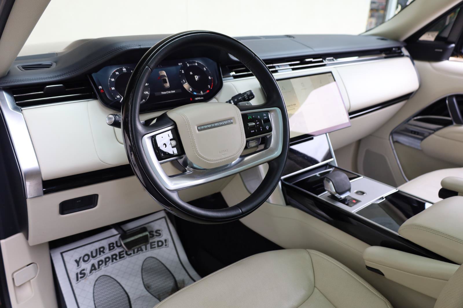 Used 2024 Land Rover Range Rover Long Wheelbase SE AWD/4WD image 14