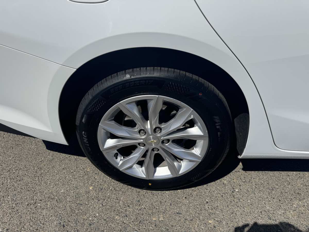 Used 2021 Chevrolet Malibu LT FWD image 37