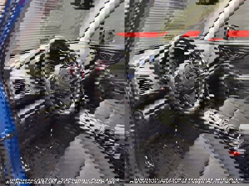 Used 2018 Subaru Impreza 2.0i Premium image 11