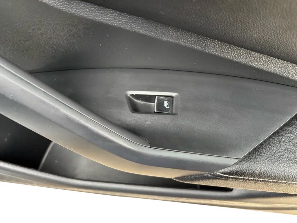 Used 2022 Volkswagen Jetta S image 28