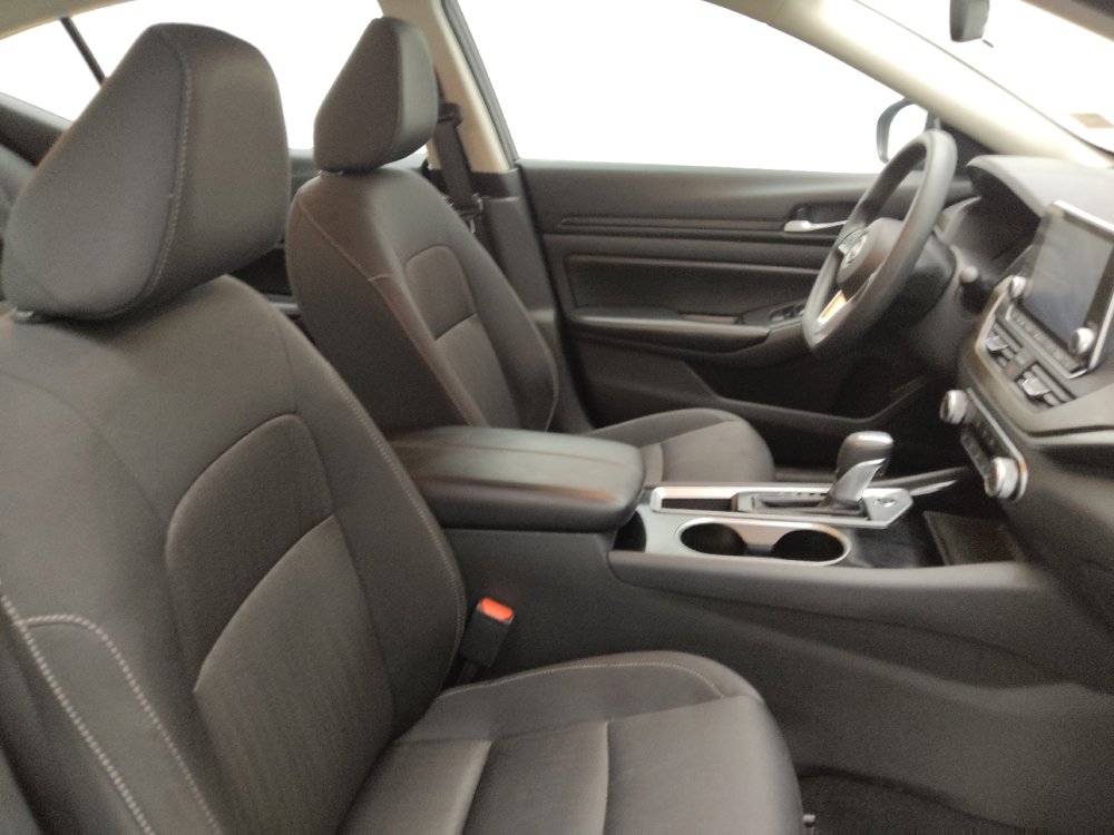 Used 2024 Nissan Altima 2.5 SV image 21