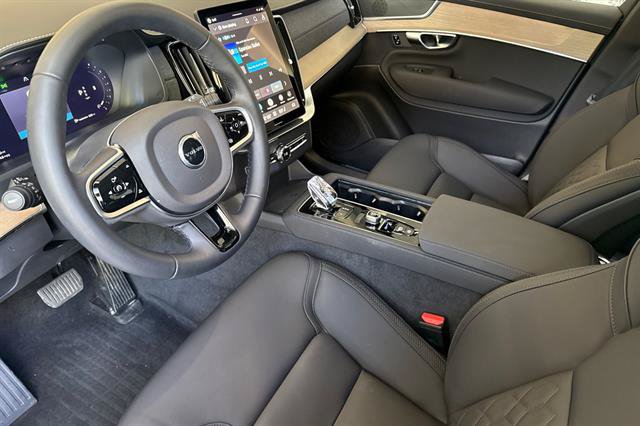 Used 2026 Volvo XC90 B5 Plus w/ Protection Package Premier AWD/4WD image 9