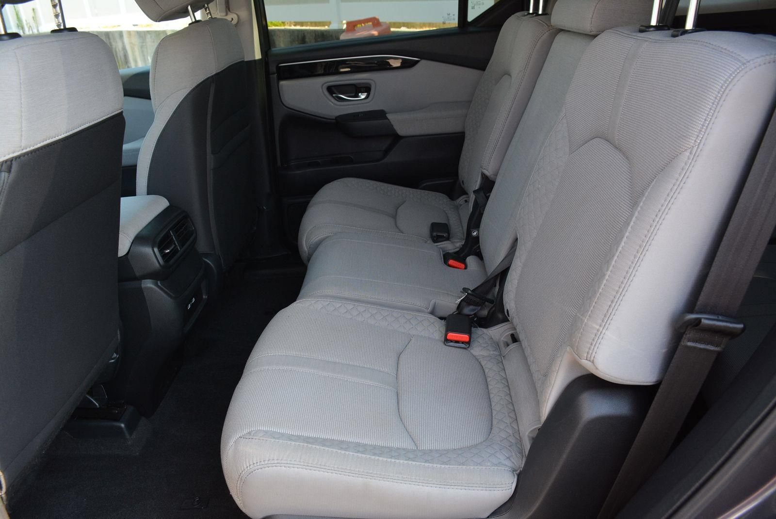 Used 2023 Honda Pilot LX image 12
