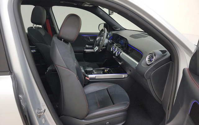 Used 2023 Mercedes-Benz GLB 35 AMG 4MATIC image 6