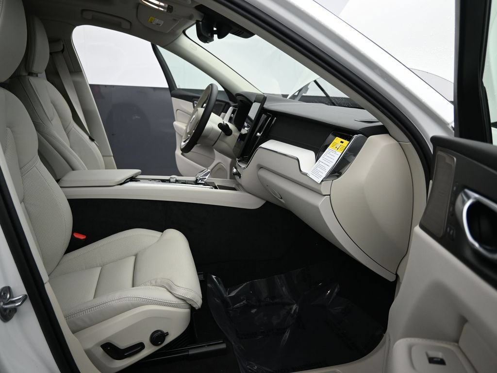 New 2026 Volvo XC60 B5 Ultra w/ Protection Package Premier AWD/4WD image 15