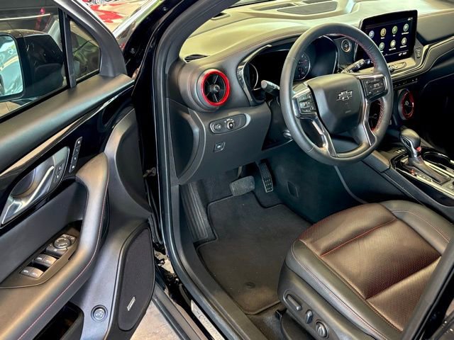 Used 2023 Chevrolet Blazer RS w/ Enhanced Convenience Package FWD image 9