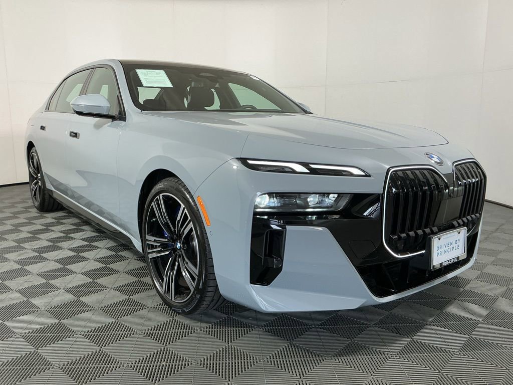 Certified 2025 BMW 740i w/ Premium Package image 4