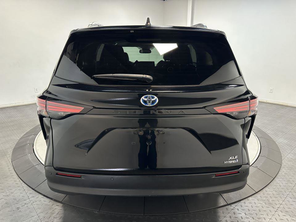 Certified 2021 Toyota Sienna XLE image 11