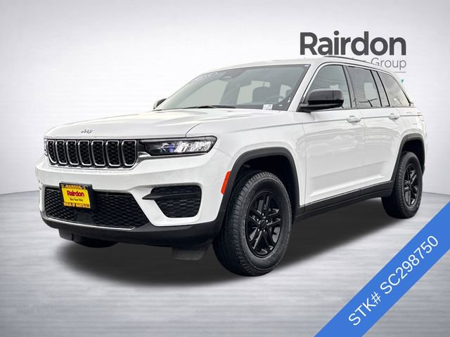 Used 2025 Jeep Grand Cherokee Laredo image 3