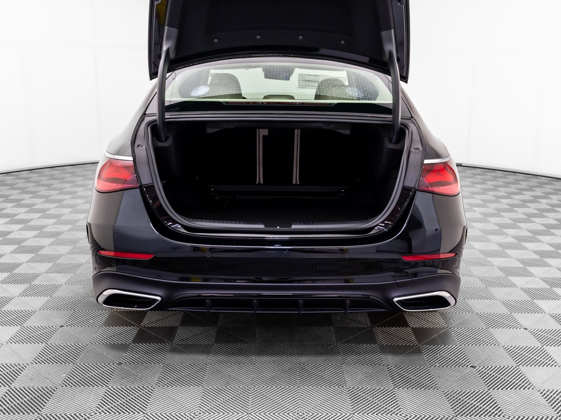 New 2026 Mercedes-Benz E 350 4MATIC Sedan image 37