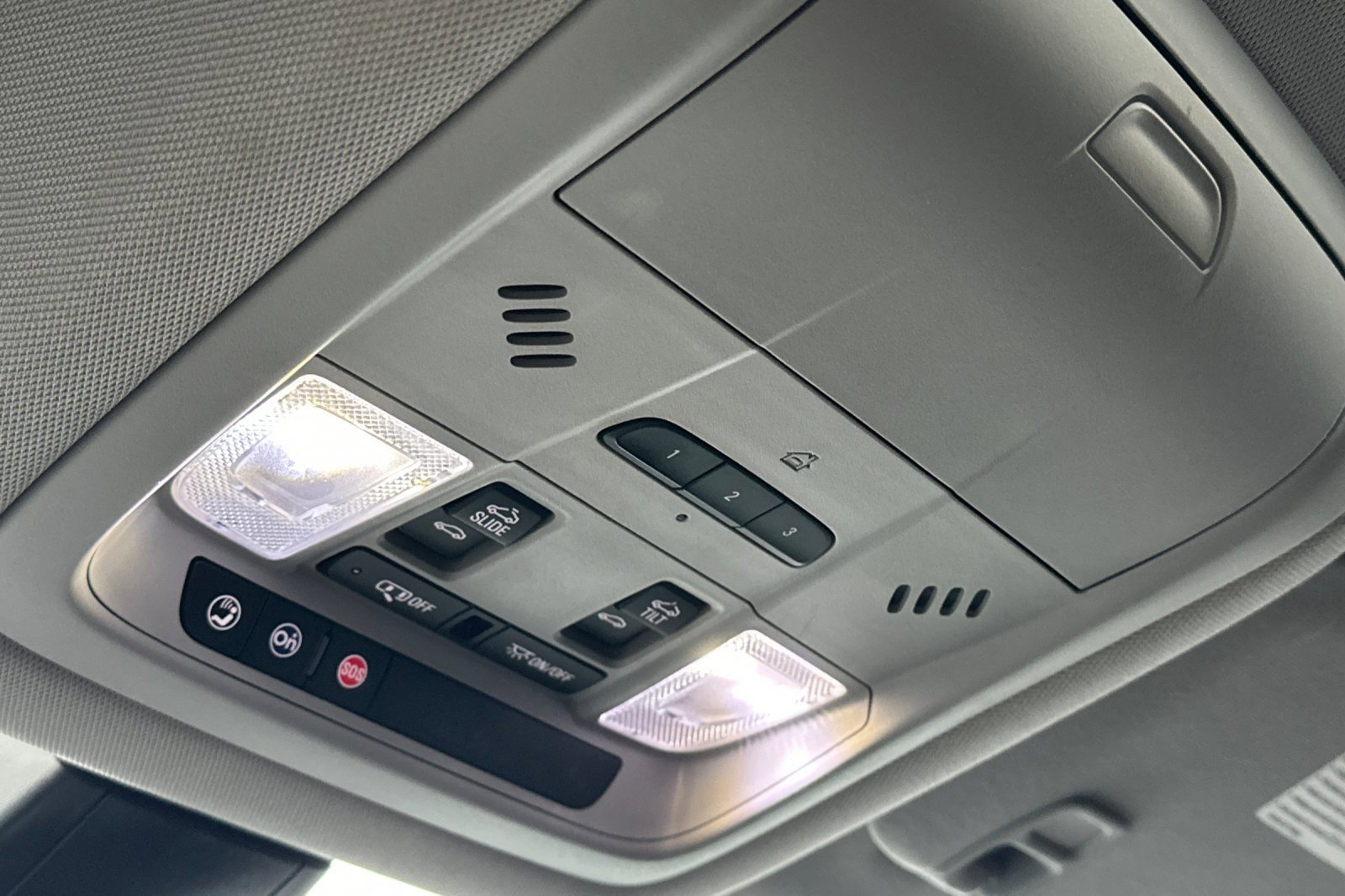 Used 2021 GMC Acadia SLT w/ Elevation Edition image 24