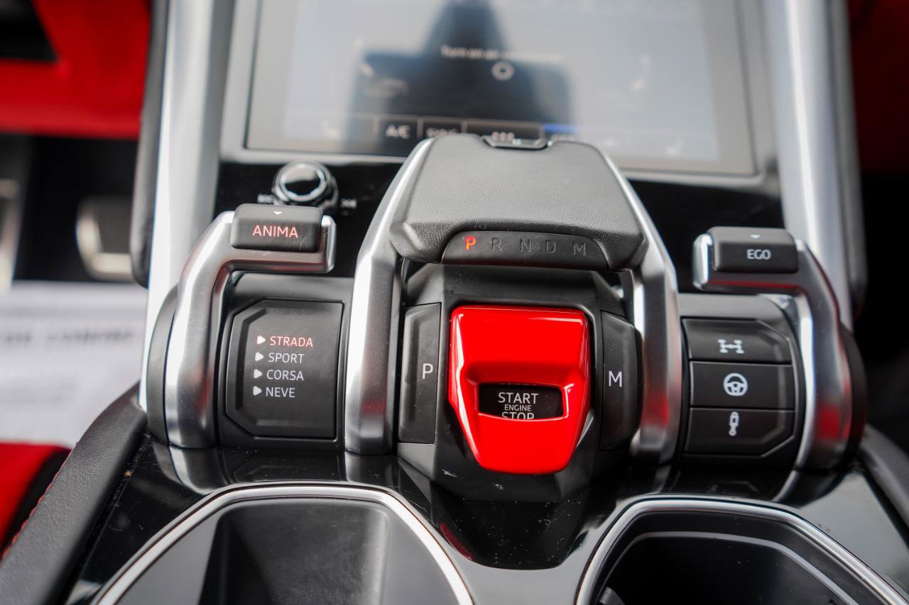 Used 2019 Lamborghini Urus image 11