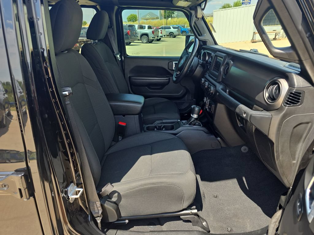Used 2021 Jeep Gladiator Sport AWD/4WD image 10