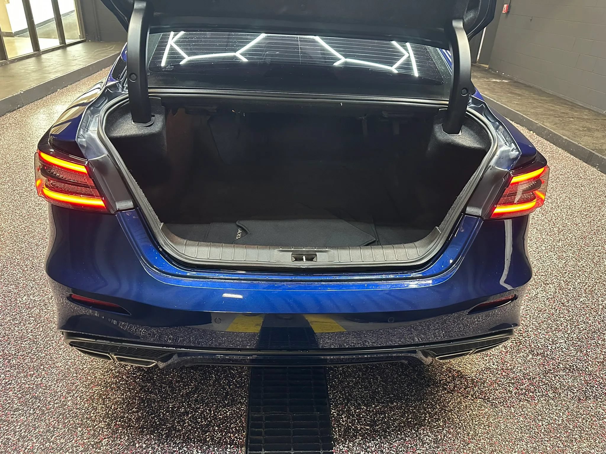 Used 2020 Nissan Maxima 3.5 SL w/ Floor Mat Group FWD image 26