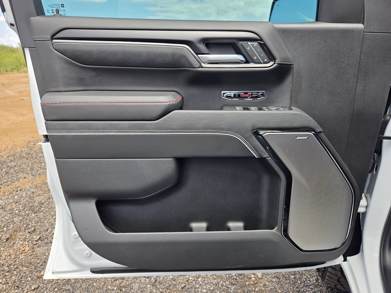 Used 2026 GMC Sierra 1500 AT4X w/ LPO, Black Badging Package AWD/4WD image 12