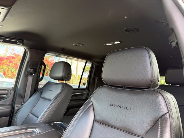 Used 2021 GMC Yukon XL Denali AWD/4WD image 12