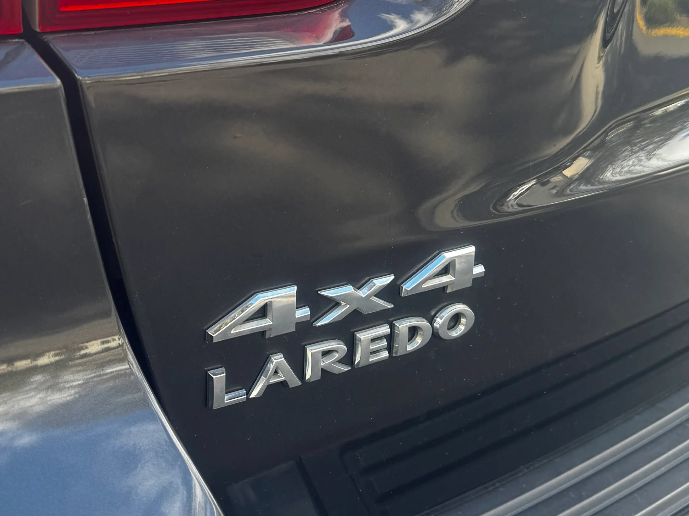 Used 2011 Jeep Grand Cherokee Laredo AWD/4WD image 32