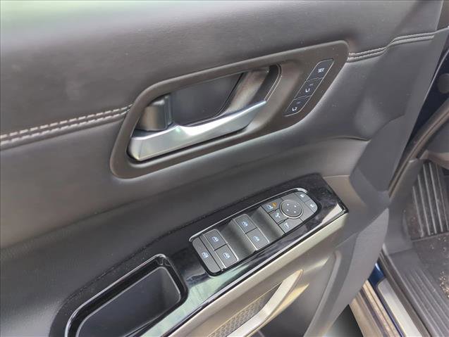Used 2025 Nissan Pathfinder Platinum w/ Cargo Package FWD image 8