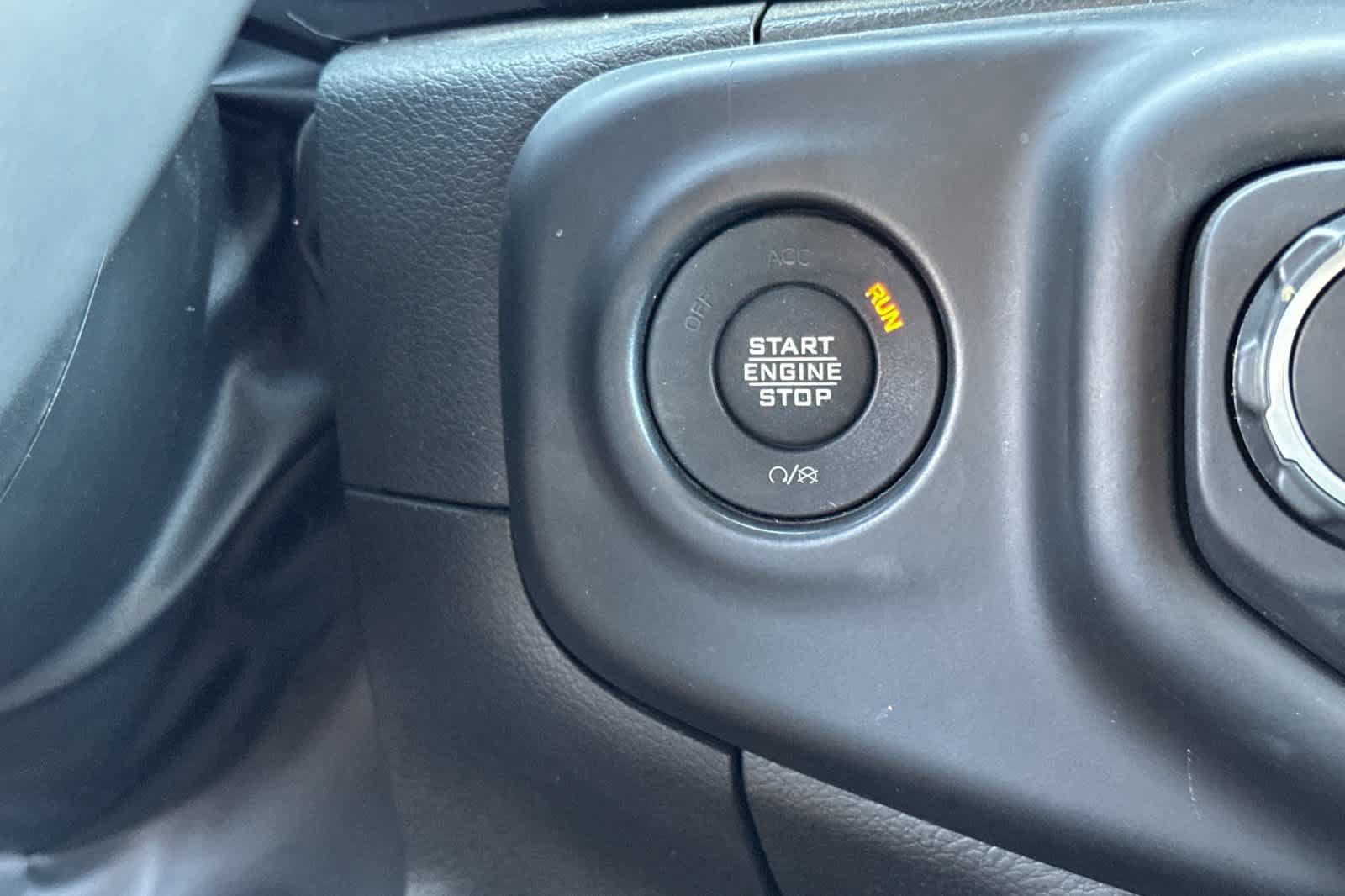 Used 2023 Jeep Wrangler Unlimited Sahara AWD/4WD image 24