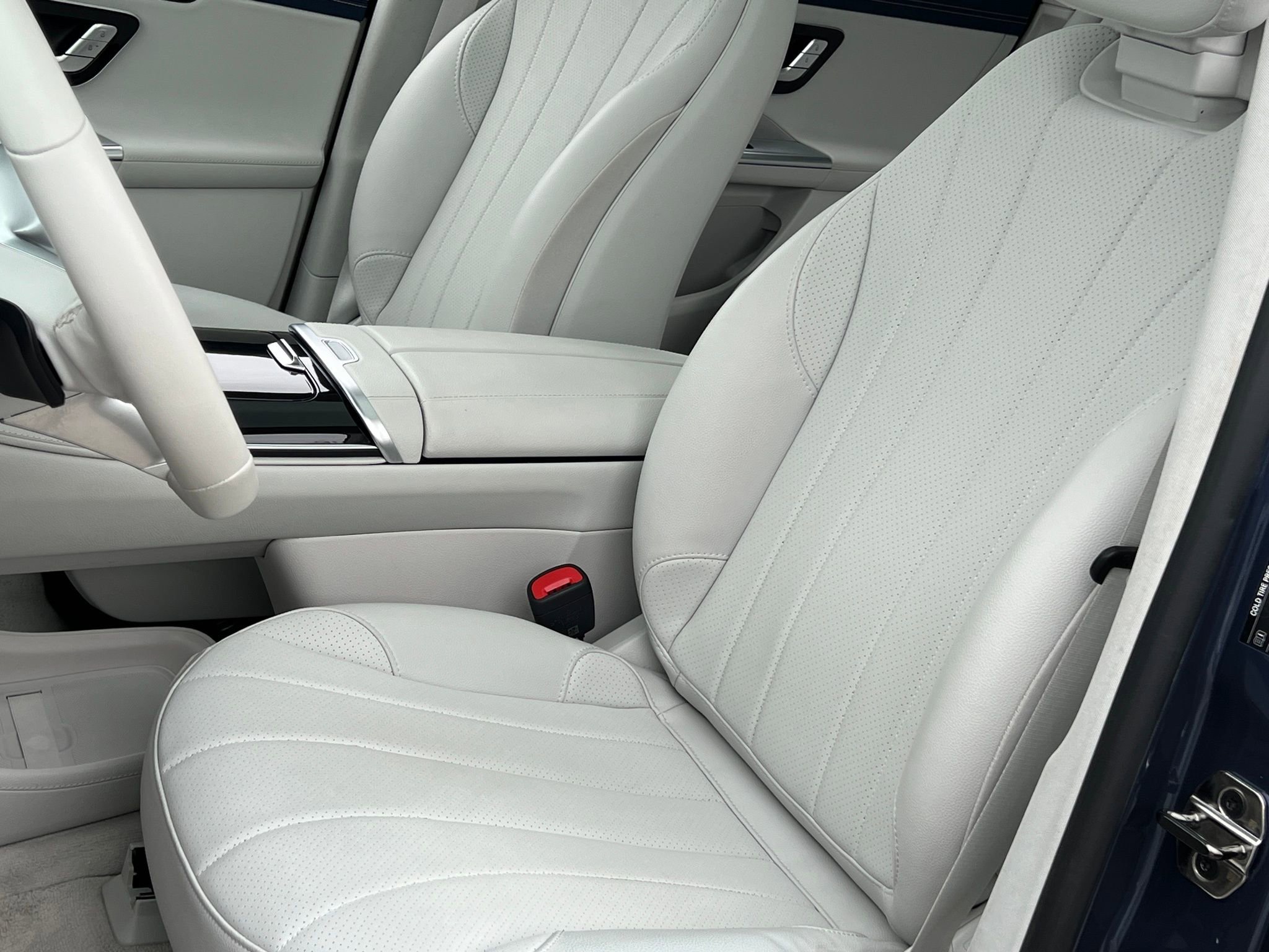 Used 2024 Mercedes-Benz EQE 350+ 4MATIC SUV w/ AMG Line Exterior Package image 4