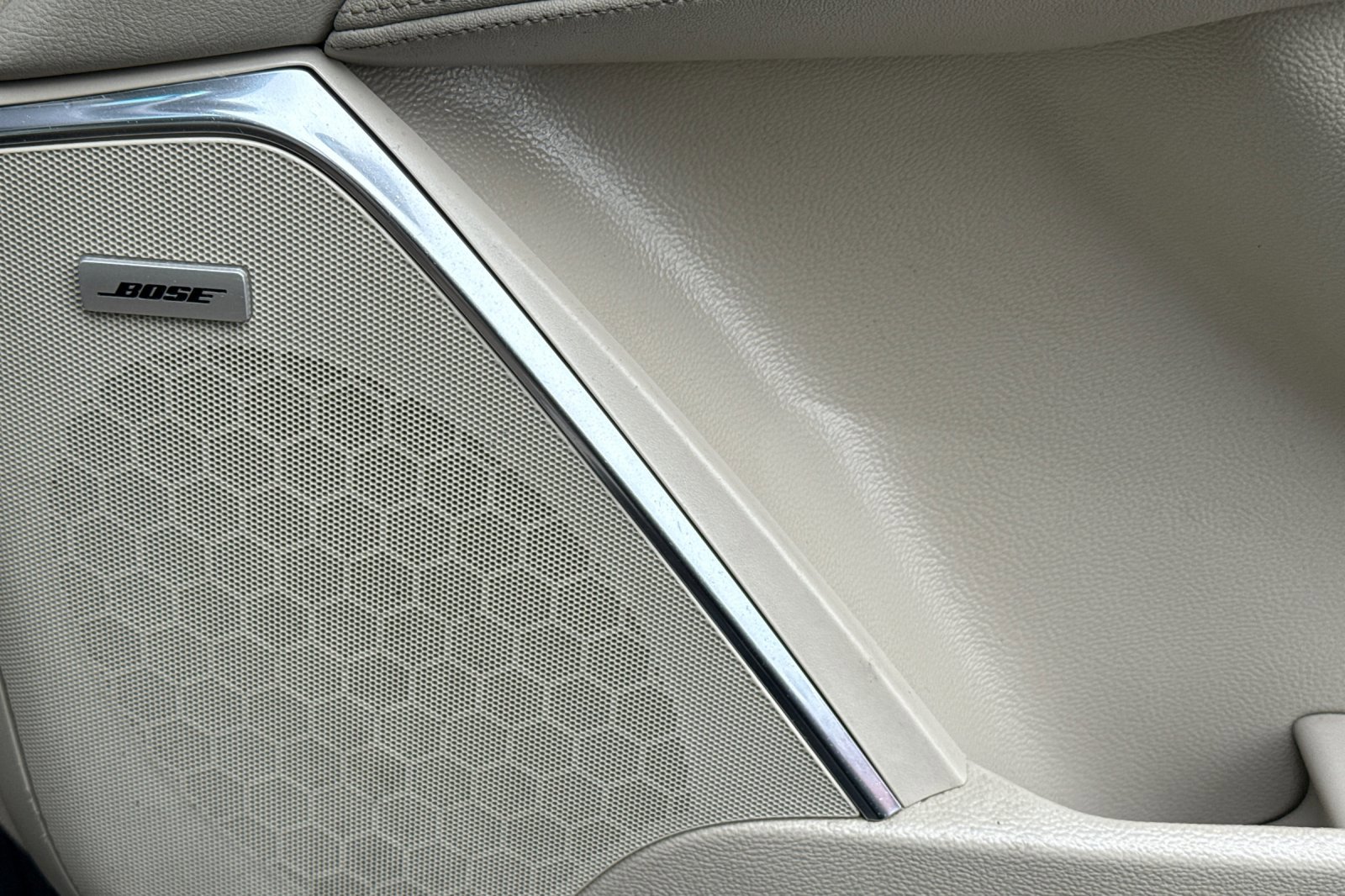 Used 2015 Cadillac Escalade Premium image 24