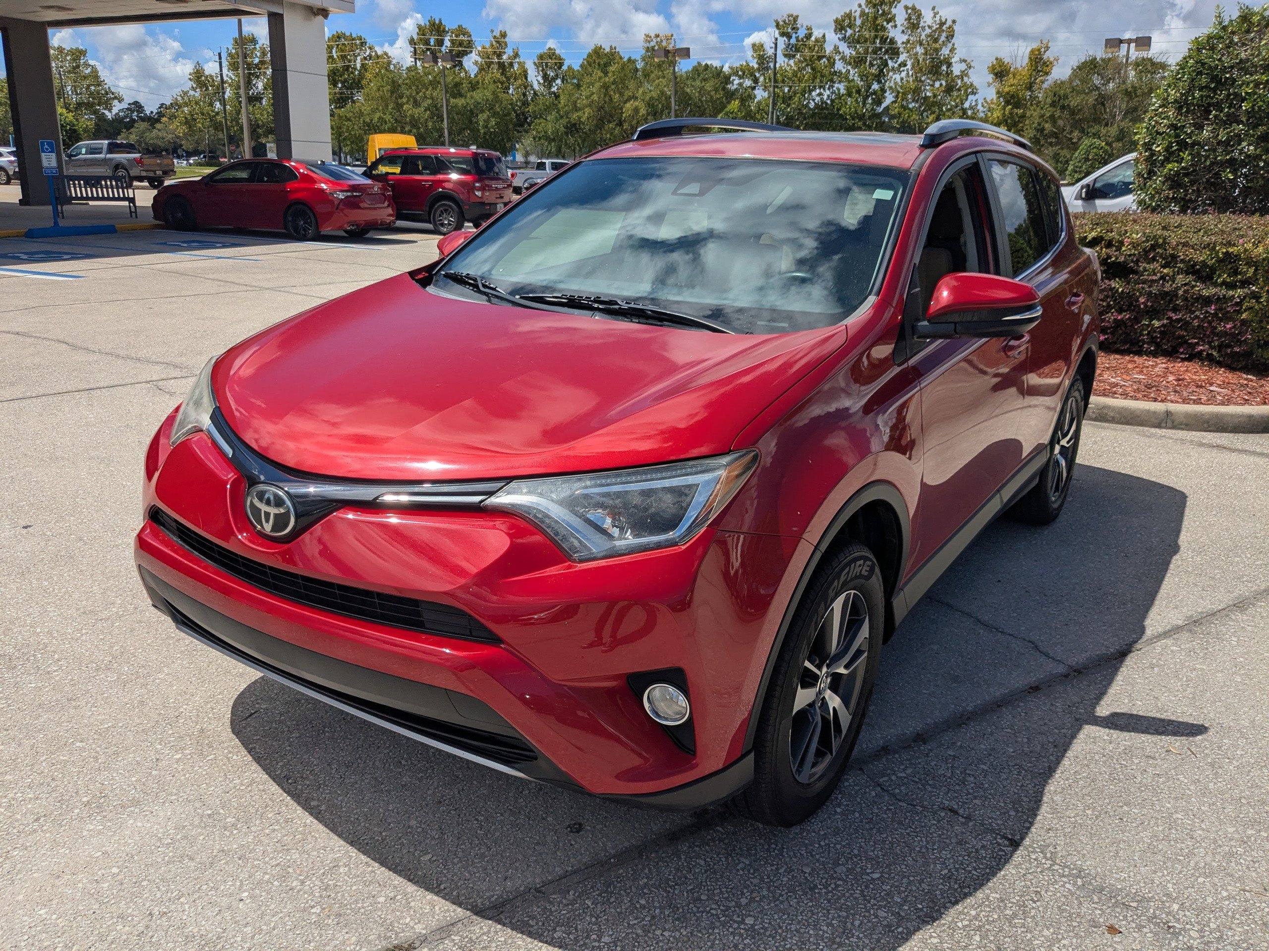Used 2017 Toyota RAV4 XLE image 8