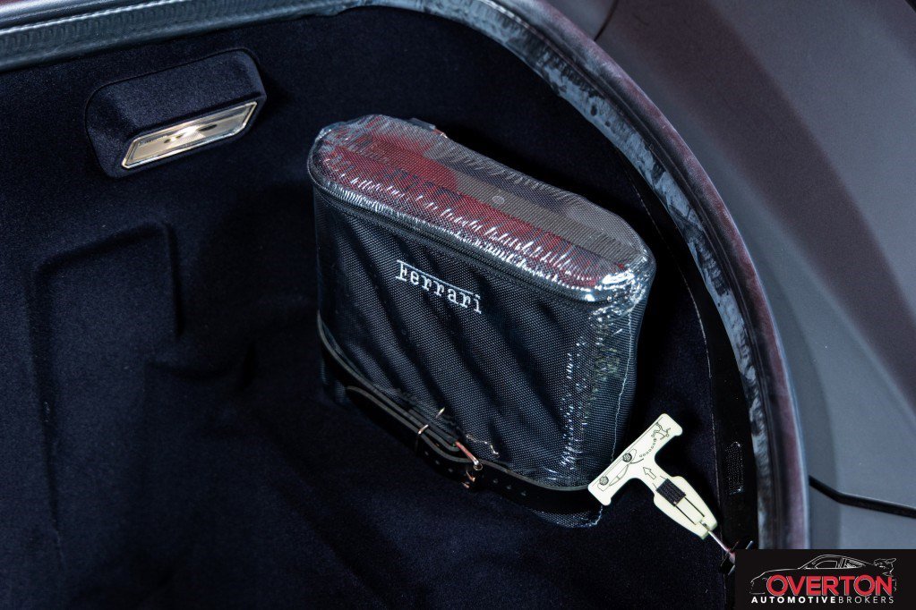 Used 2022 Ferrari F8 Tributo image 43