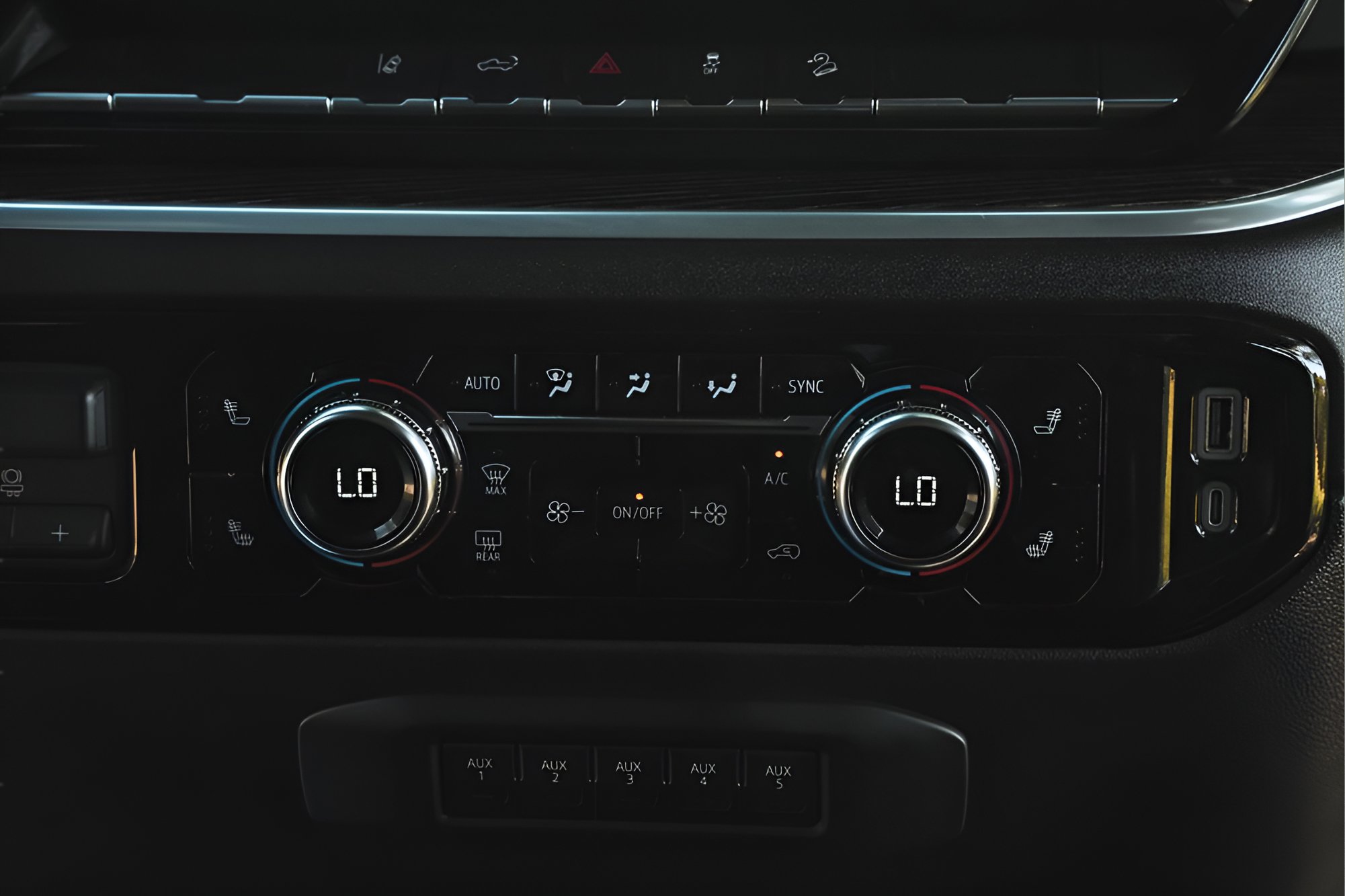 Used 2024 GMC Sierra 2500 SLE w/ SLE Convenience Package image 31