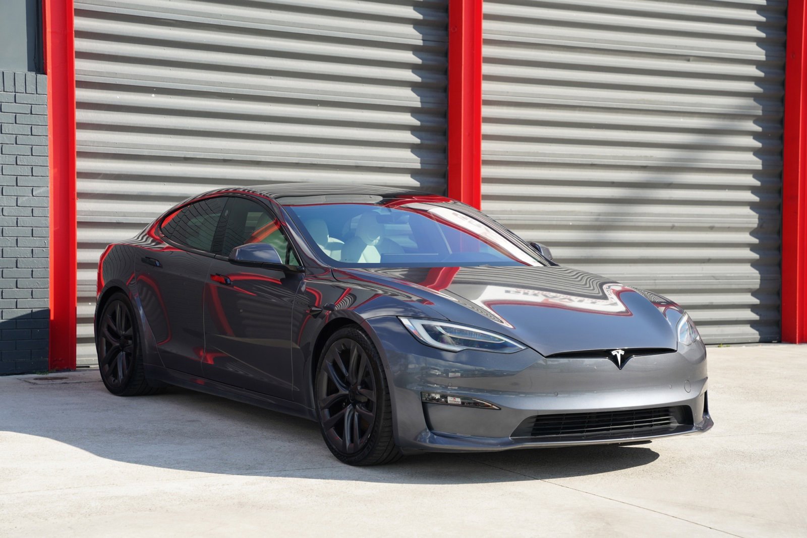 Used 2021 Tesla Model S Plaid image 3