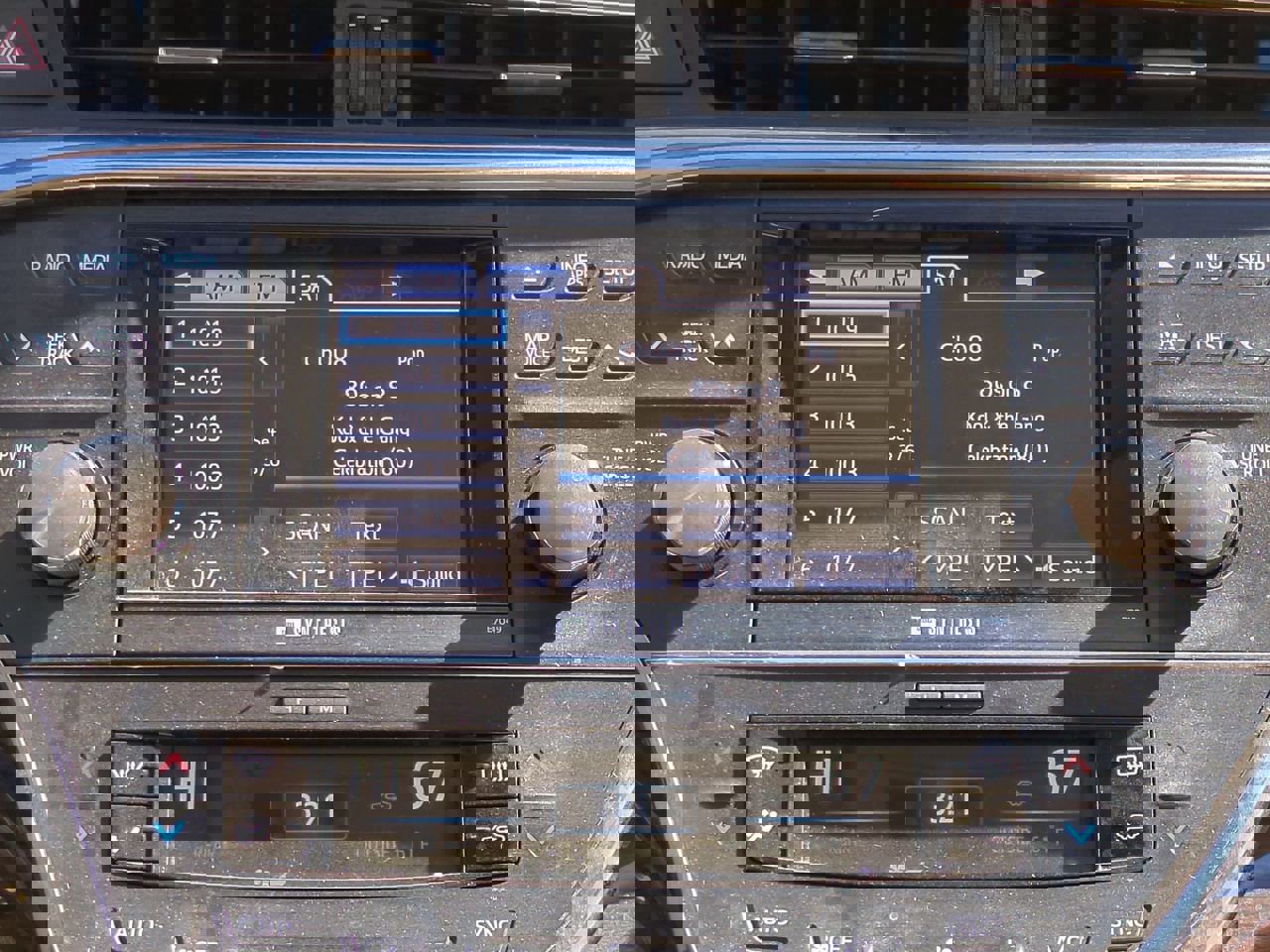 Used 2014 Toyota Avalon Limited image 17