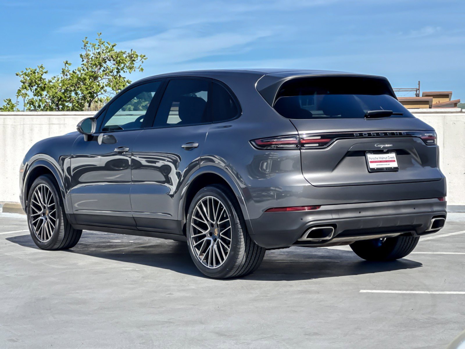 Certified 2023 Porsche Cayenne image 3