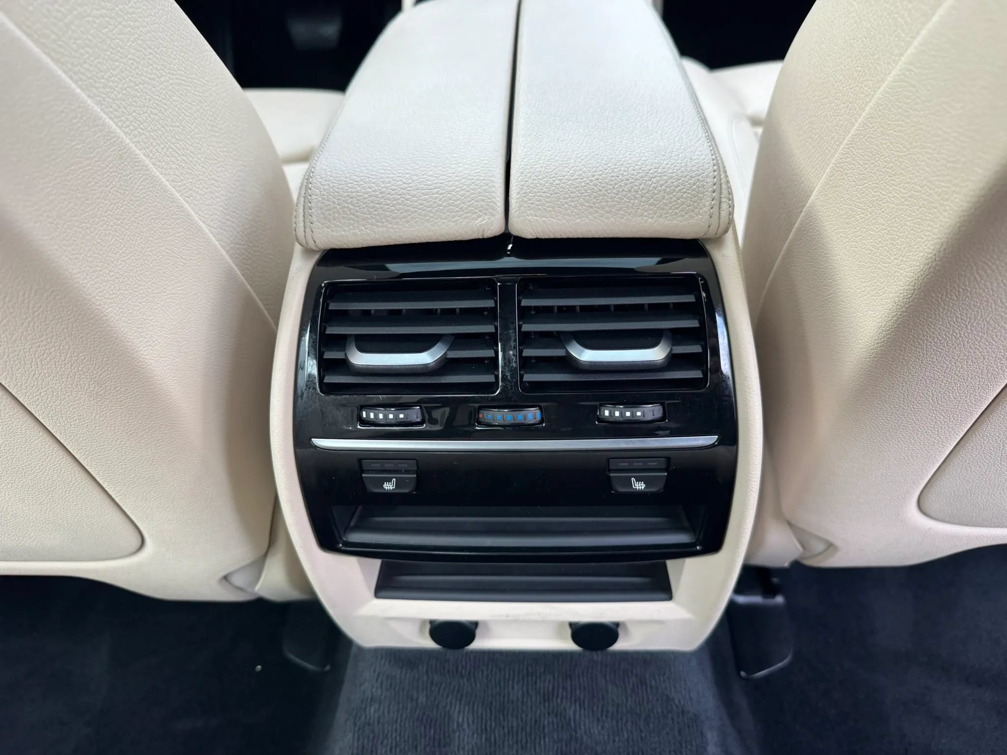 Used 2018 BMW 530e xDrive AWD/4WD image 26