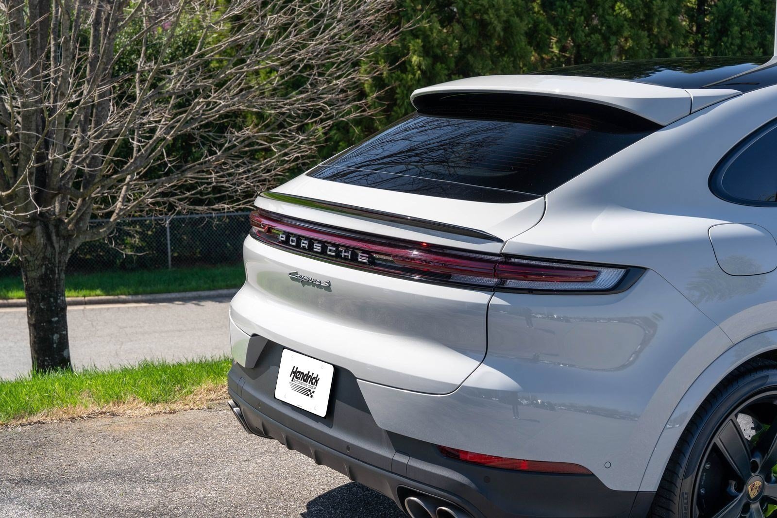 Certified 2025 Porsche Cayenne S w/ Premium Package Plus AWD/4WD image 13