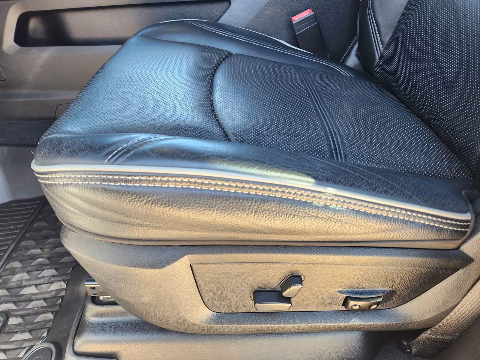 Used 2022 RAM 3500 Limited image 27